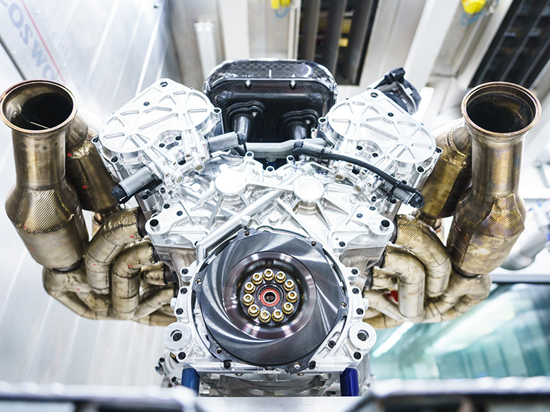 تعرف على أسرار محرك Aston Martin Valkyrie الاستثنائي من طراز V12